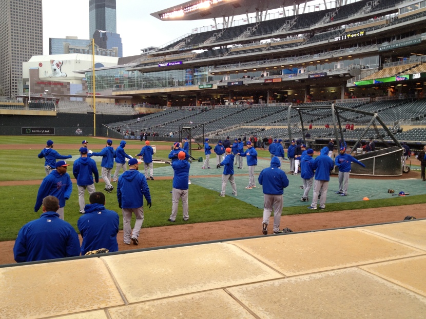 41213 Mets stretching